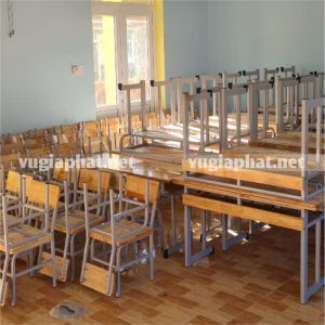 Lắp bàn ghế học sinh cho trường học 1
