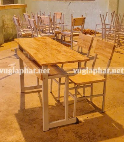 Bàn ghế học sinh BMT