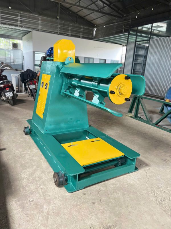 Máy xả cuốn tôn 5 tấn